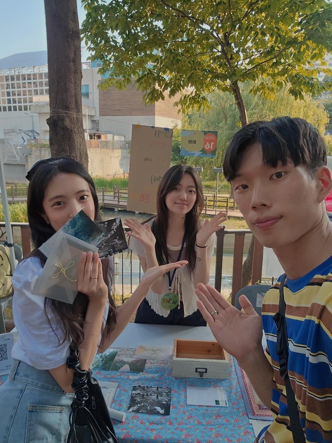 모임원 박상은, 참여한 플리마켓 개별 관람 사진