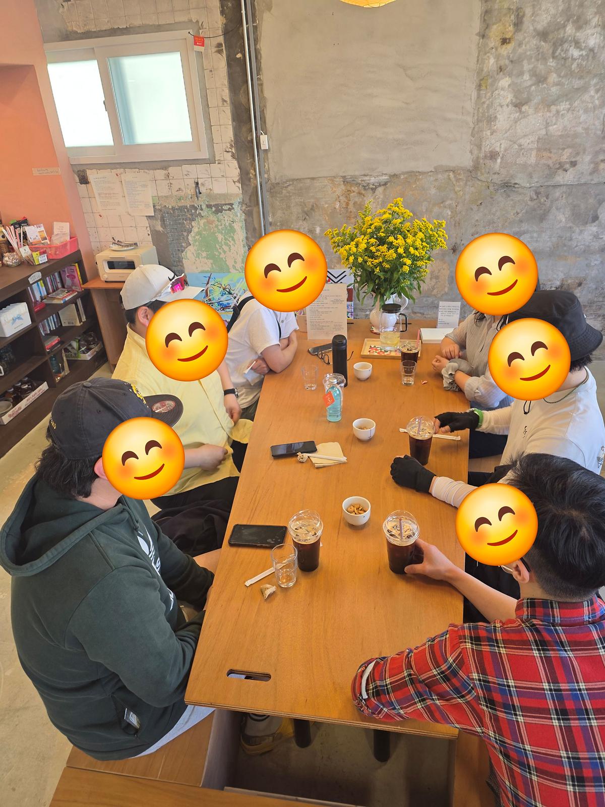 카페_진실된_환상.jpg 이미지