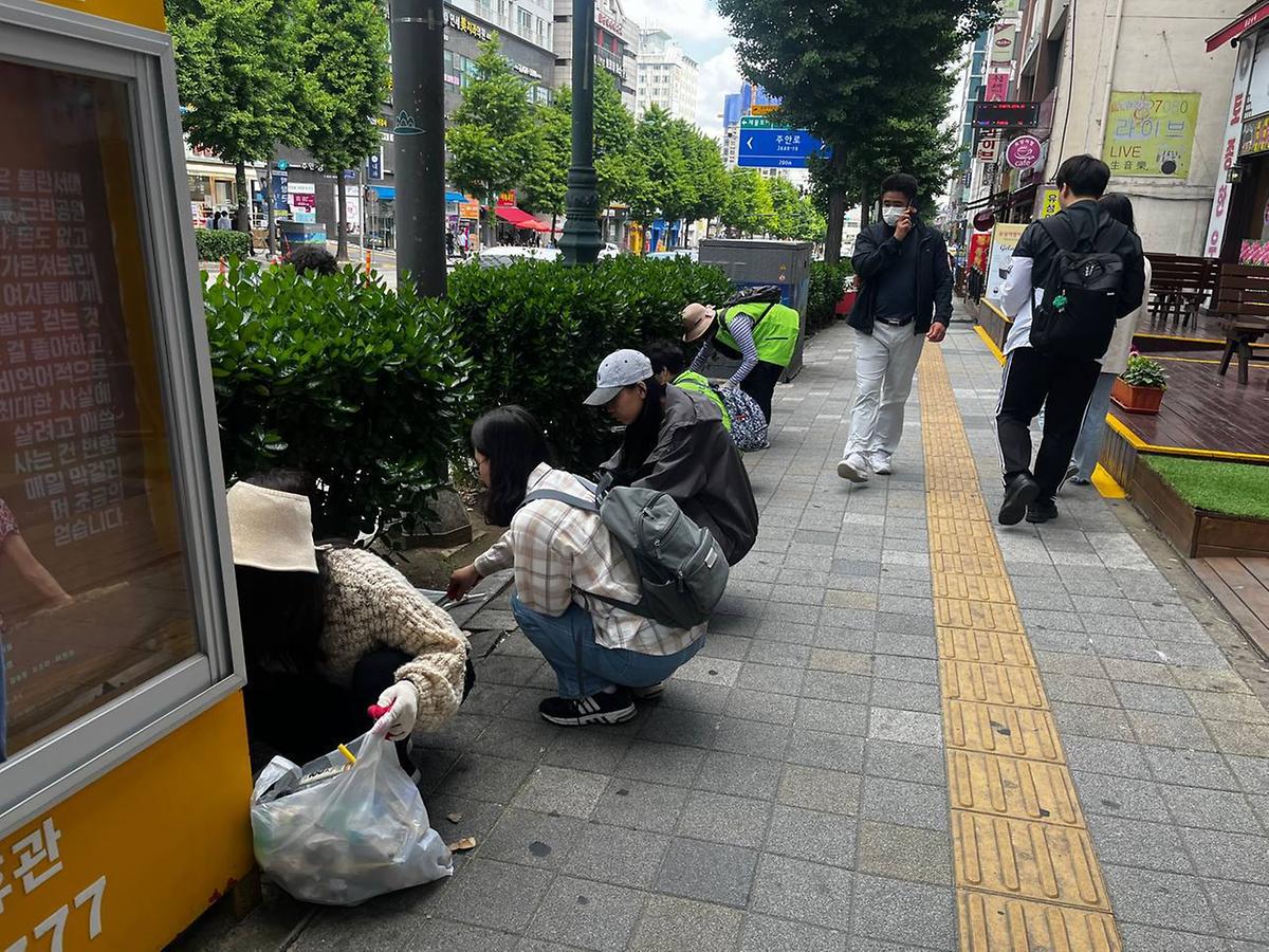 쉐어원_플로깅1.jpg 이미지
