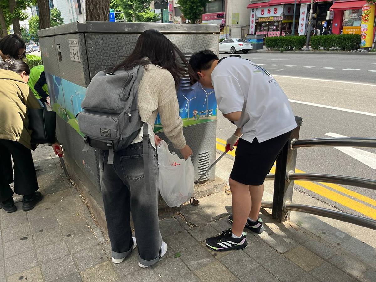 쉐어원_플로깅2.jpg 이미지