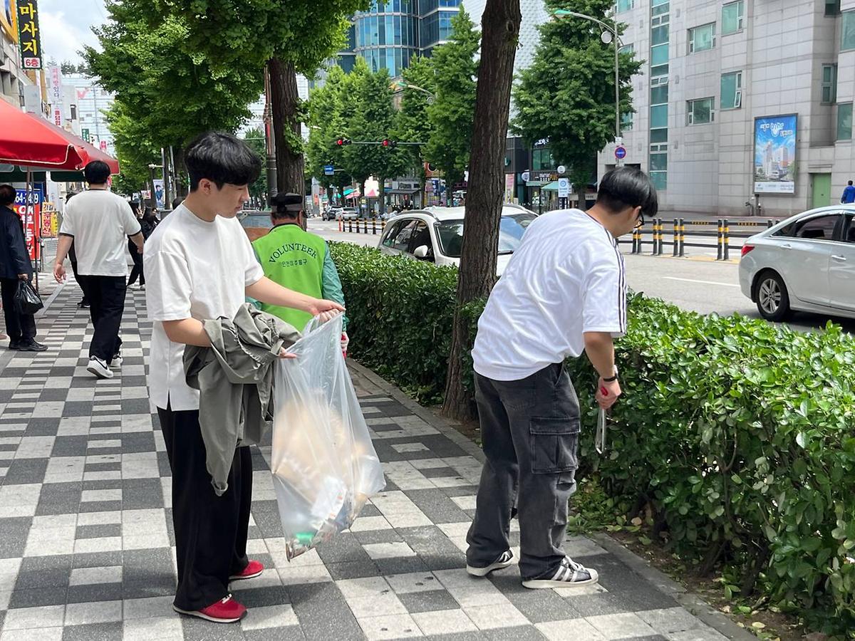쉐어원_플로깅3.jpg 이미지
